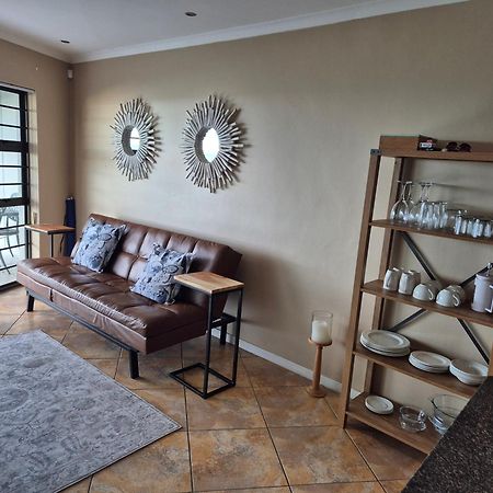 The View At Whale Cove De Kelders Apartment Bagian luar foto