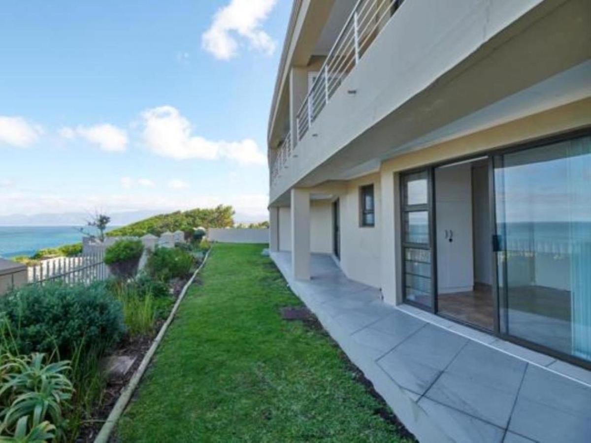 The View At Whale Cove De Kelders Apartment Bagian luar foto