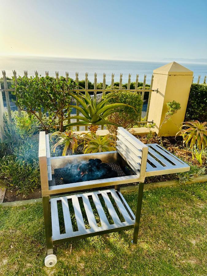 The View At Whale Cove De Kelders Apartment Bagian luar foto