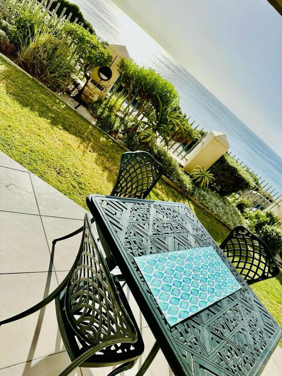 The View At Whale Cove De Kelders Apartment Bagian luar foto